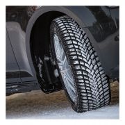 Bridgestone Blizzak LM005 215/65 R16 102H